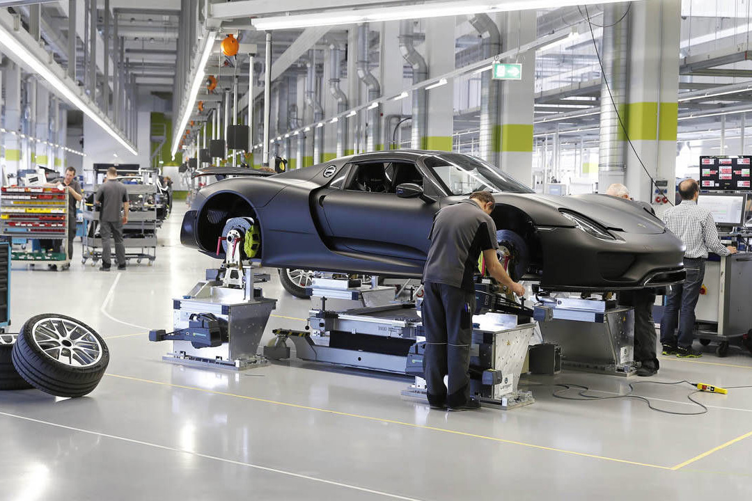 Video The Making Of A Porsche 918 Spyder Behind Scenes From Video The Making Of A Porsche 918 Spyder Behind Scenes From Factory