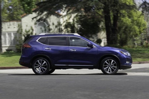 Nissan\'s Rogue Dogue: A Canine-Friendly Car for Dog Devotees Nissan\'s Rogue Dogue: A Canine-Friendly Car for Dog Devotees