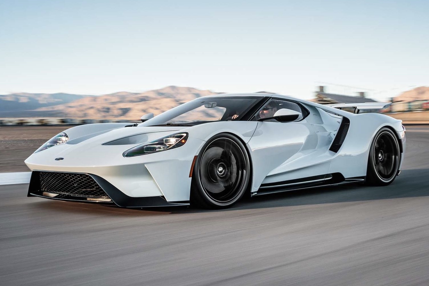 Video: 2017 Ford Gt Is Definitely The Next Generation Supercar!