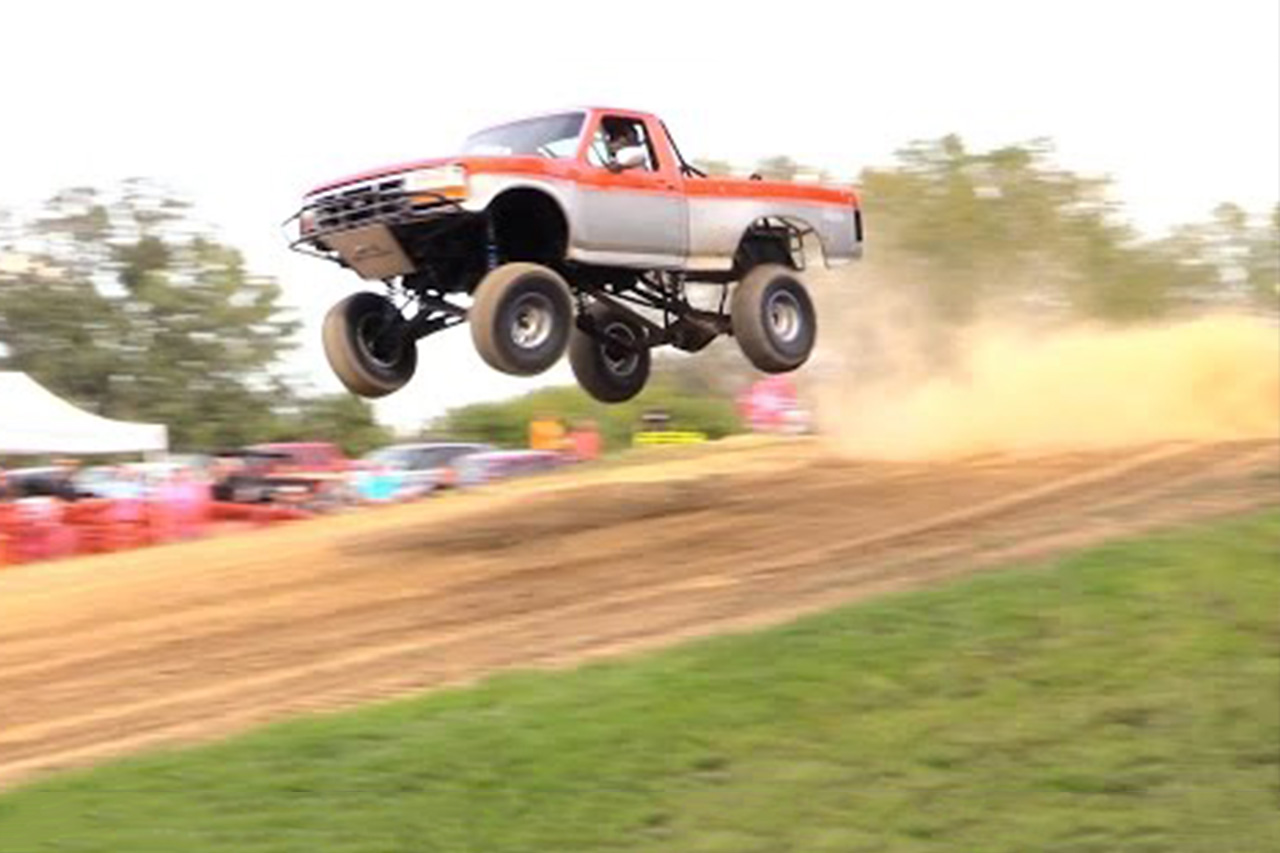 Truck Long Jump Competition Is Awesome!