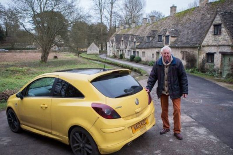 Video 100 Yellow Cars Show Up In Support Of Ugly Corsa